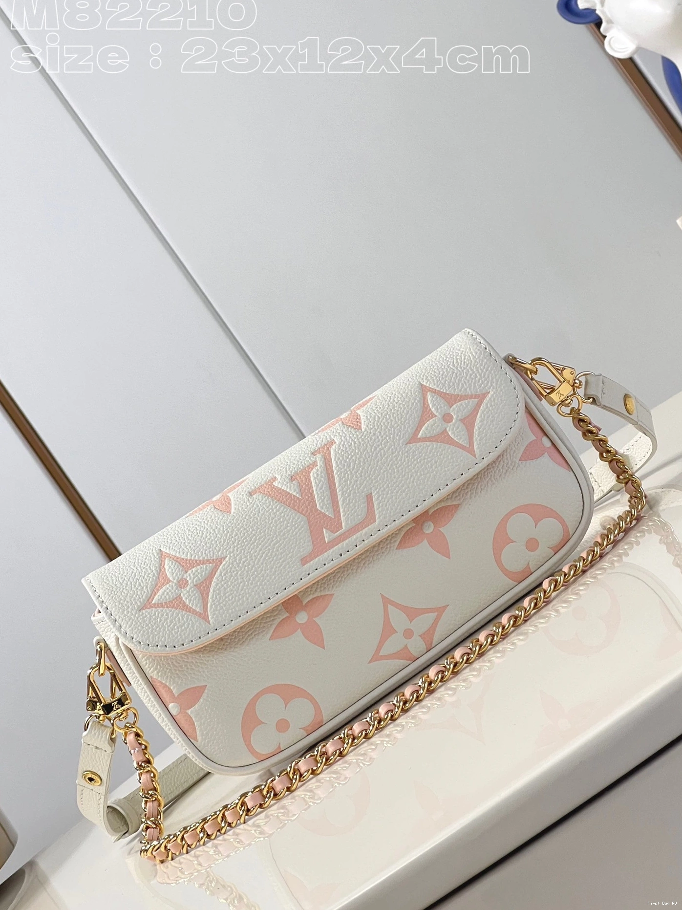 Firstbag Chain Ivy-23.5*12*4.3cm VUITTON Wallet LOUIS on 0710